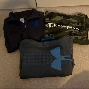 ** Bundle of 3 Sweatshirts**
